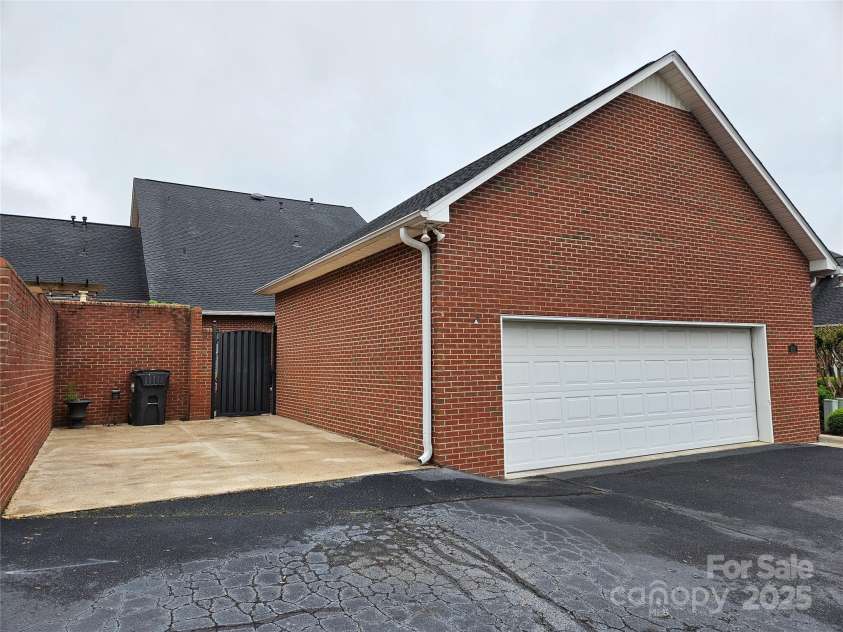 800 Warrington Place, Rock Hill, SC 29732.  MLS# CAR4251495, YatesRealty ID 13003. 