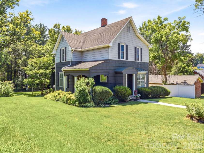 151 Hampton Heights, Canton, NC 28716.  MLS# CAR4362668, YatesRealty ID 13004. 