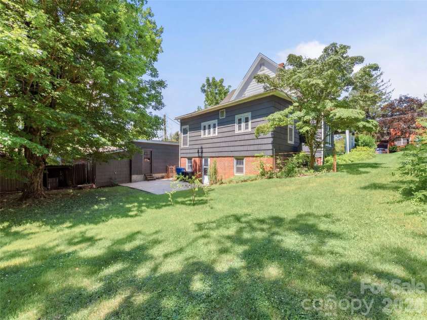 151 Hampton Heights, Canton, NC 28716.  MLS# CAR4362668, YatesRealty ID 13004. 