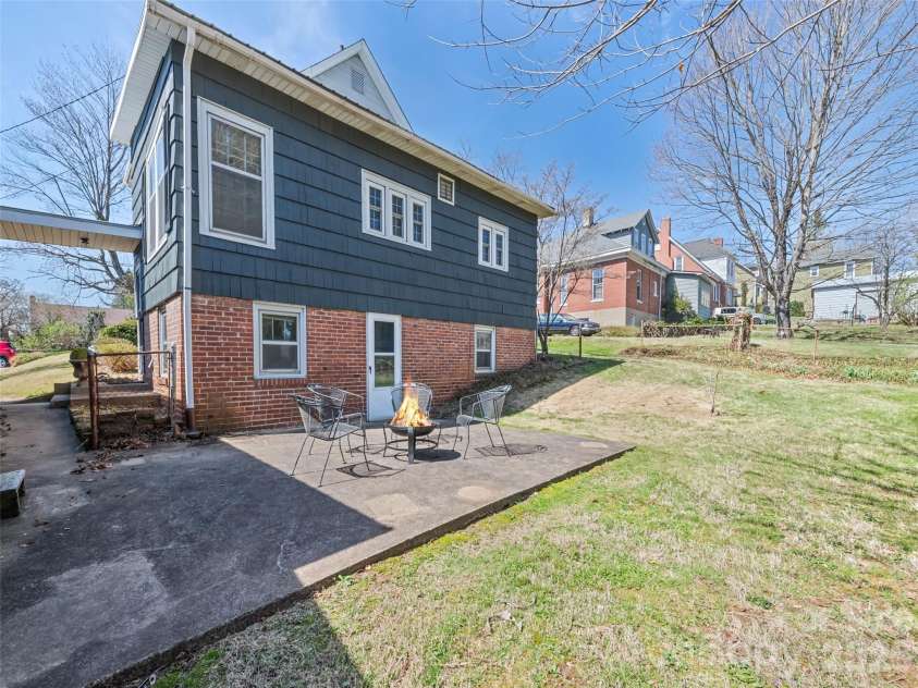 151 Hampton Heights, Canton, NC 28716.  MLS# CAR4362668, YatesRealty ID 13004. 