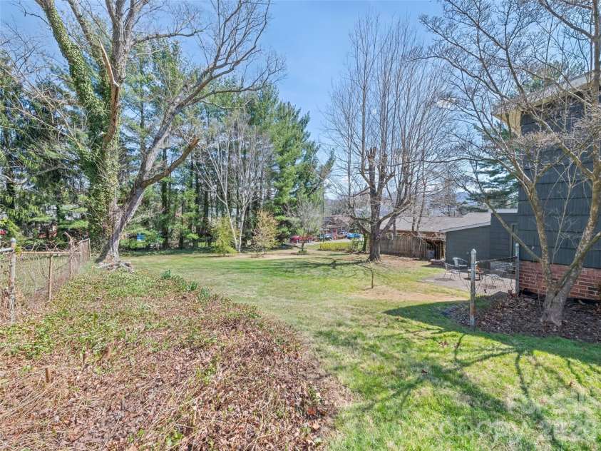 151 Hampton Heights, Canton, NC 28716.  MLS# CAR4362668, YatesRealty ID 13004. 