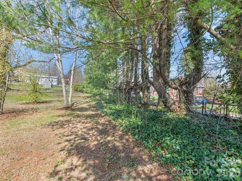 151 Hampton Heights, Canton, NC 28716.  MLS# CAR4362668, YatesRealty ID 13004. 