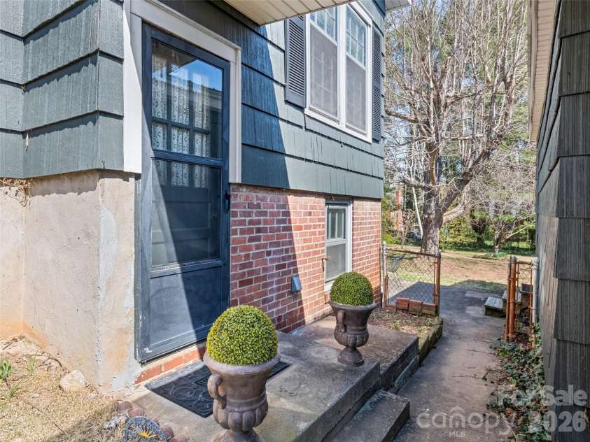 151 Hampton Heights, Canton, NC 28716.  MLS# CAR4362668, YatesRealty ID 13004. 