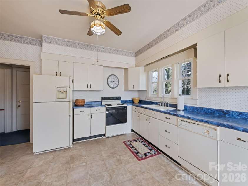 151 Hampton Heights, Canton, NC 28716.  MLS# CAR4362668, YatesRealty ID 13004. 