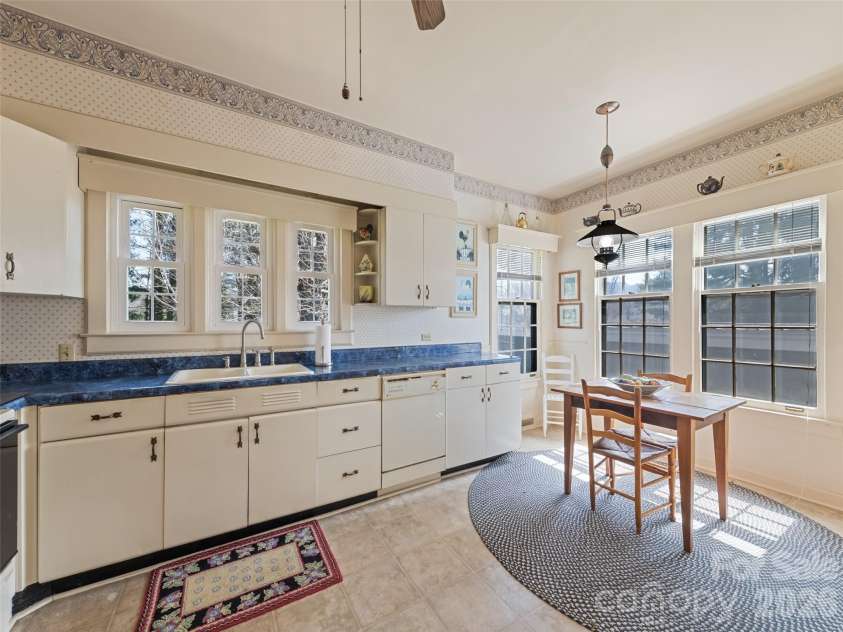 151 Hampton Heights, Canton, NC 28716.  MLS# CAR4362668, YatesRealty ID 13004. 