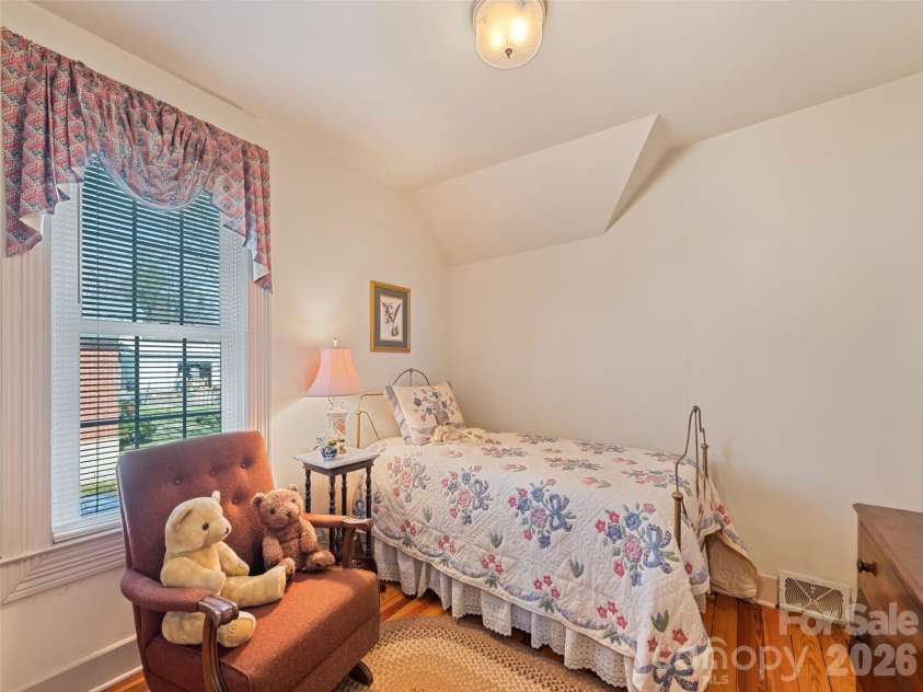 151 Hampton Heights, Canton, NC 28716.  MLS# CAR4362668, YatesRealty ID 13004. 