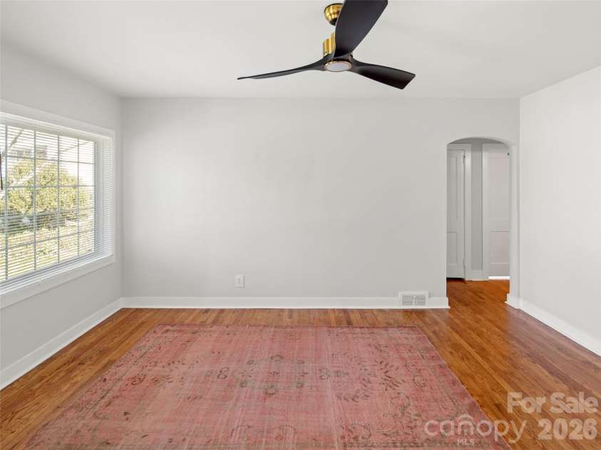 9 Woodward Avenue, Asheville, NC 28804.  MLS# CAR4358643, YatesRealty ID 13005. 