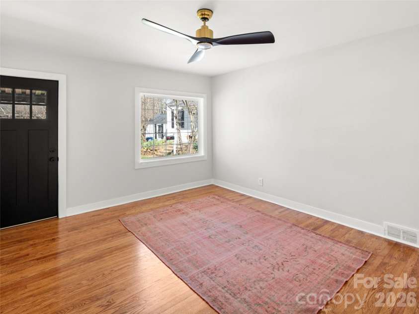 9 Woodward Avenue, Asheville, NC 28804.  MLS# CAR4358643, YatesRealty ID 13005. 