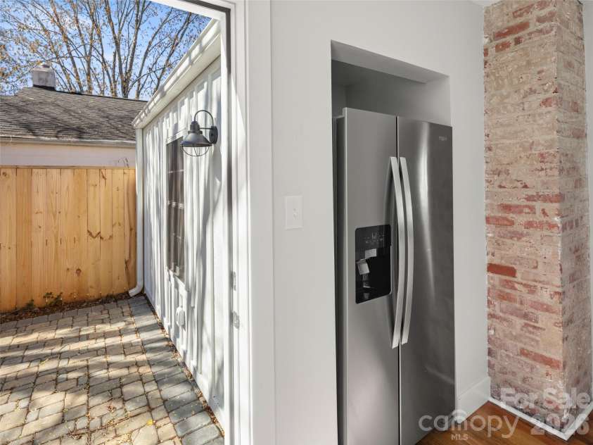 9 Woodward Avenue, Asheville, NC 28804.  MLS# CAR4358643, YatesRealty ID 13005. 