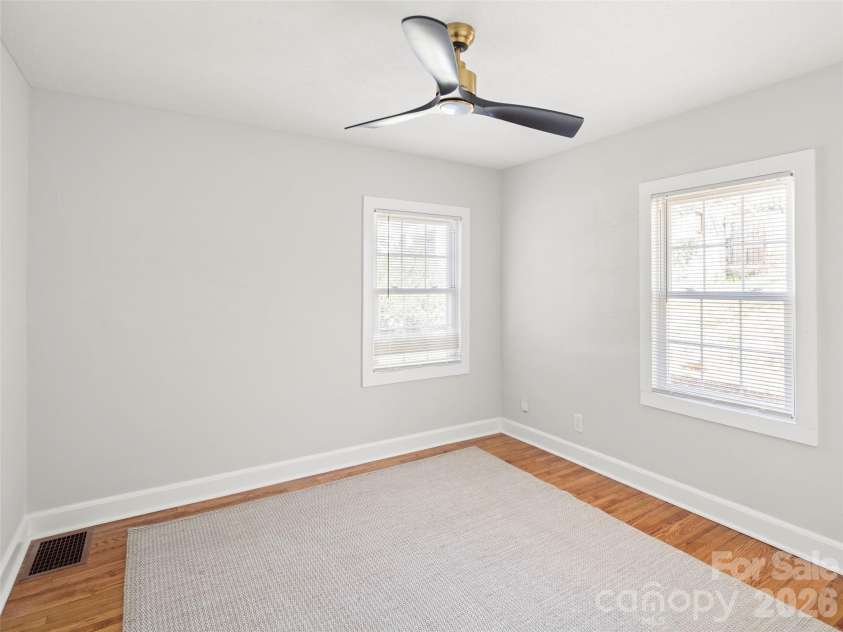 9 Woodward Avenue, Asheville, NC 28804.  MLS# CAR4358643, YatesRealty ID 13005. 