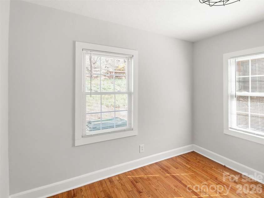 9 Woodward Avenue, Asheville, NC 28804.  MLS# CAR4358643, YatesRealty ID 13005. 