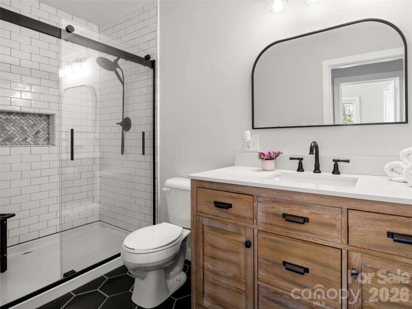 9 Woodward Avenue, Asheville, NC 28804.  MLS# CAR4358643, YatesRealty ID 13005. 