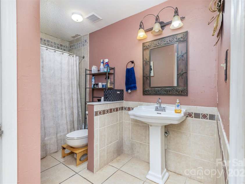 9035 J M Keynes Drive, Charlotte, NC 28262.  MLS# CAR4233077, YatesRealty ID 13005. 