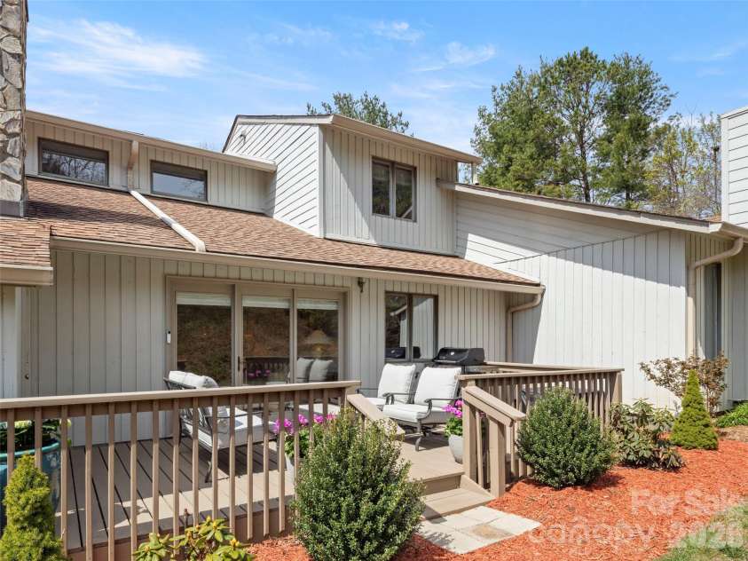 103 Parkway Court, Asheville, NC 28803.  MLS# CAR4363332, YatesRealty ID 13006. 