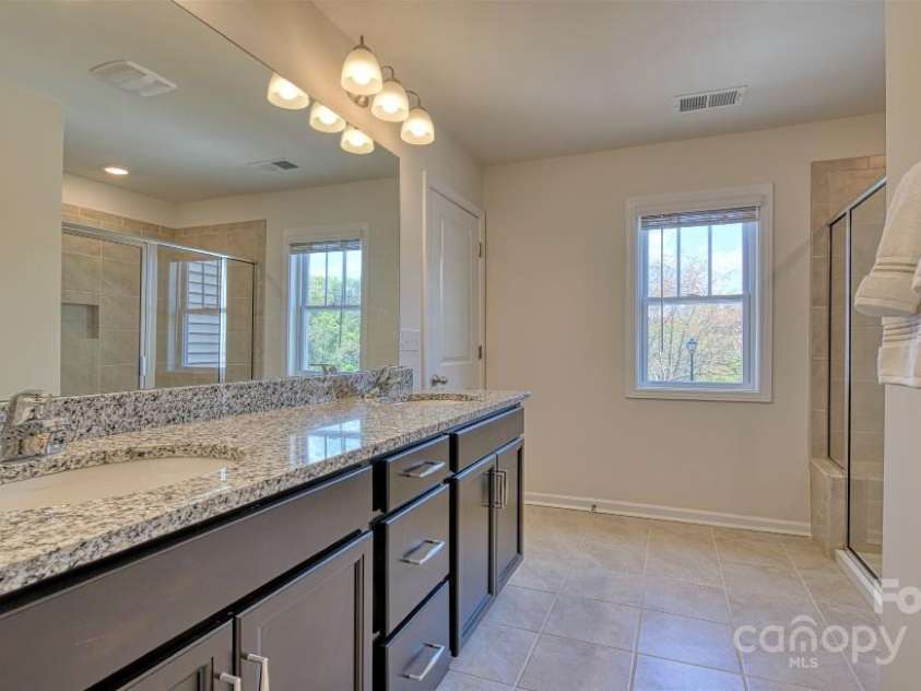 296 Creekview Road, Hendersonville, NC 28792.  MLS# CAR4176627, YatesRealty ID 13006. Dual Sinks