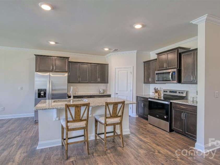 296 Creekview Road, Hendersonville, NC 28792.  MLS# CAR4176627, YatesRealty ID 13006. Granite counters