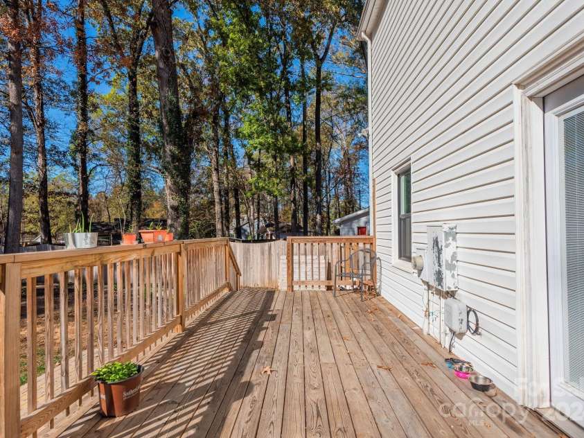 7704 Cedar Bluff Lane, Charlotte, NC 28227.  MLS# CAR4201450, YatesRealty ID 13007. 