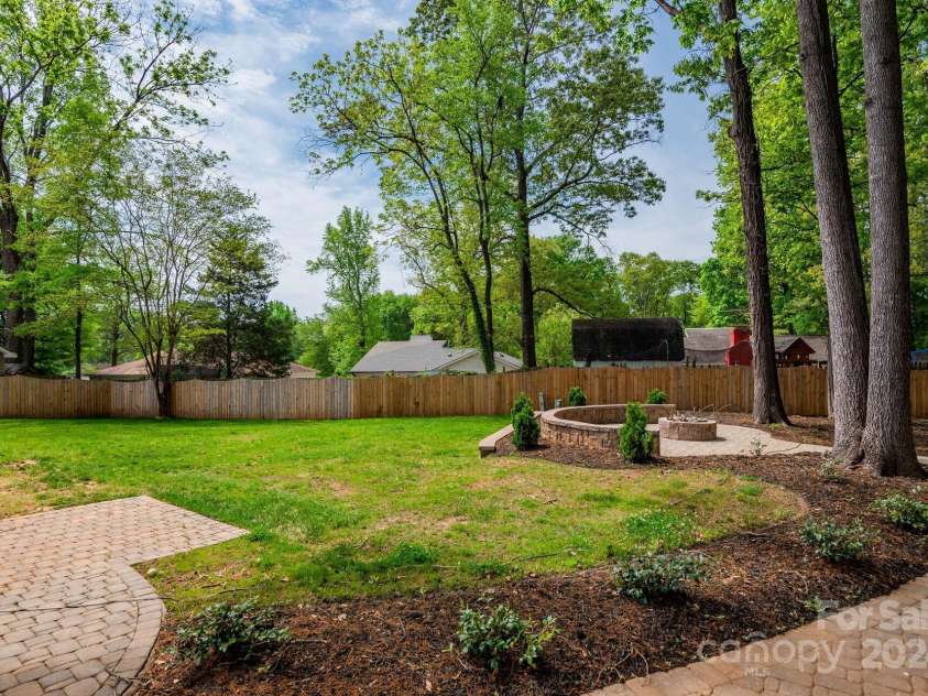 7704 Cedar Bluff Lane, Charlotte, NC 28227.  MLS# CAR4201450, YatesRealty ID 13007. 