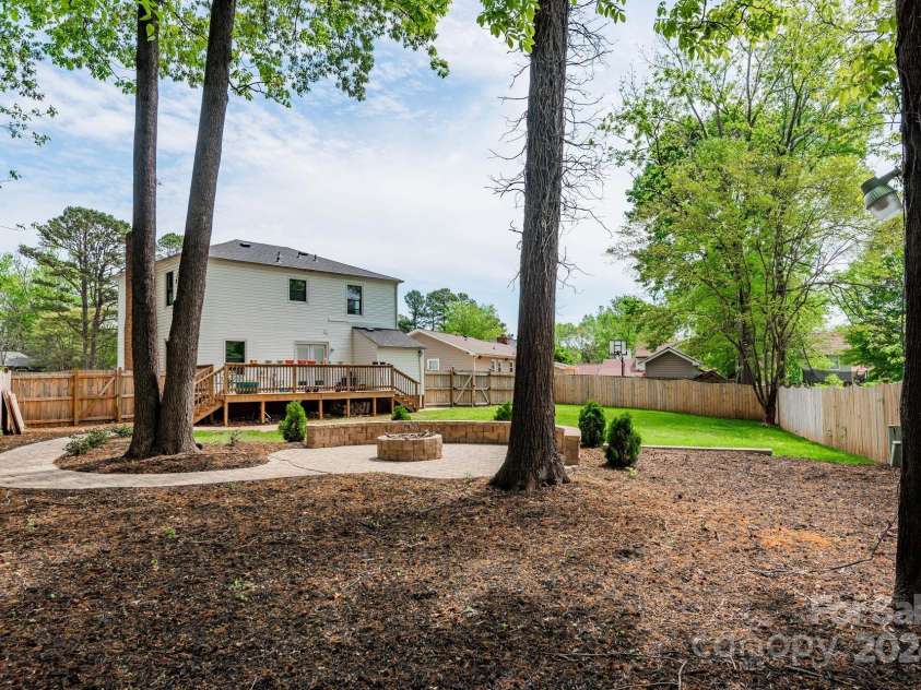 7704 Cedar Bluff Lane, Charlotte, NC 28227.  MLS# CAR4201450, YatesRealty ID 13007. 