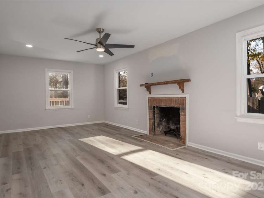 7704 Cedar Bluff Lane, Charlotte, NC 28227.  MLS# CAR4201450, YatesRealty ID 13007. 