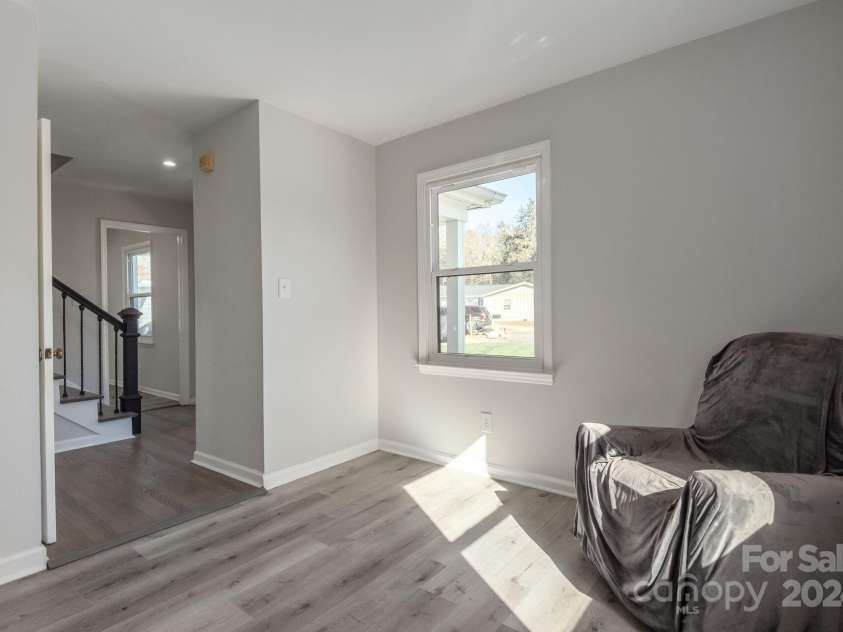 7704 Cedar Bluff Lane, Charlotte, NC 28227.  MLS# CAR4201450, YatesRealty ID 13007. Dining Room