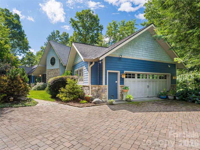 935 Whites Lake Boulevard, Saluda, NC 28773.  MLS# CAR4363522, YatesRealty ID 13007. 