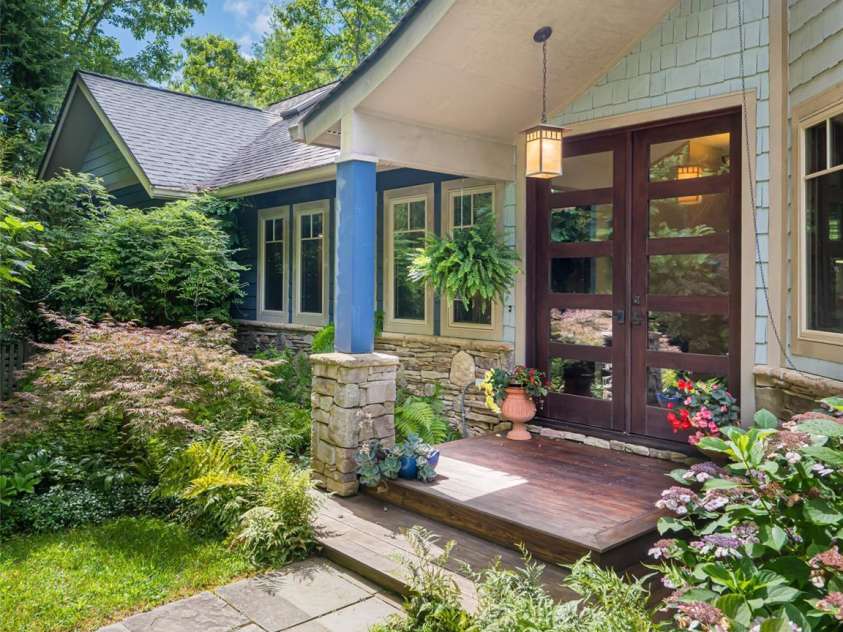 935 Whites Lake Boulevard, Saluda, NC 28773.  MLS# CAR4363522, YatesRealty ID 13007. 