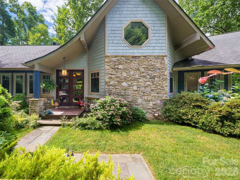 935 Whites Lake Boulevard, Saluda, NC 28773.  MLS# CAR4363522, YatesRealty ID 13007. 