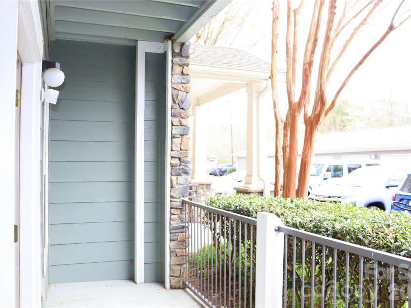 700 Vista Lake Drive, Candler, NC 28715.  MLS# CAR4365979, YatesRealty ID 13009. 