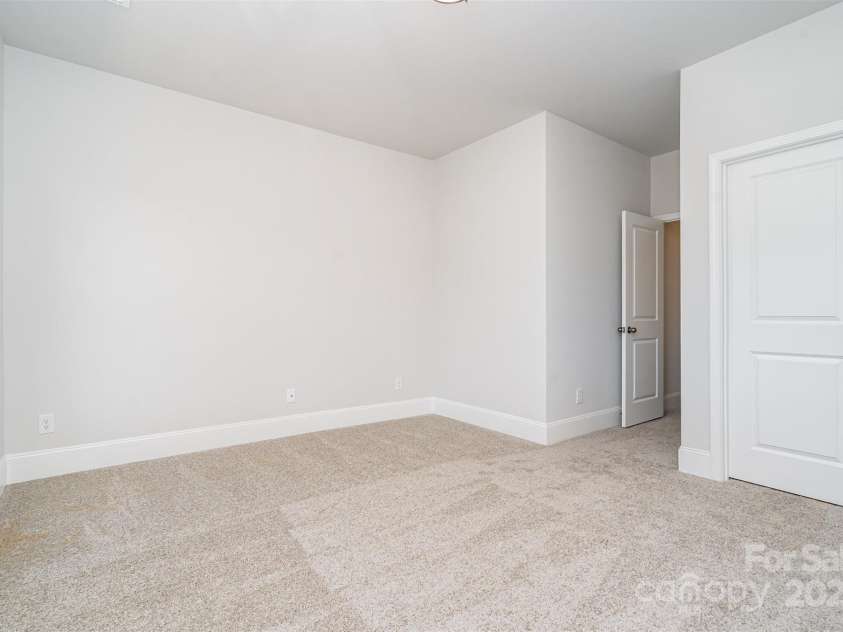 19724-B School Street, Cornelius, NC 28031.  MLS# CAR4235027, YatesRealty ID 13012. 