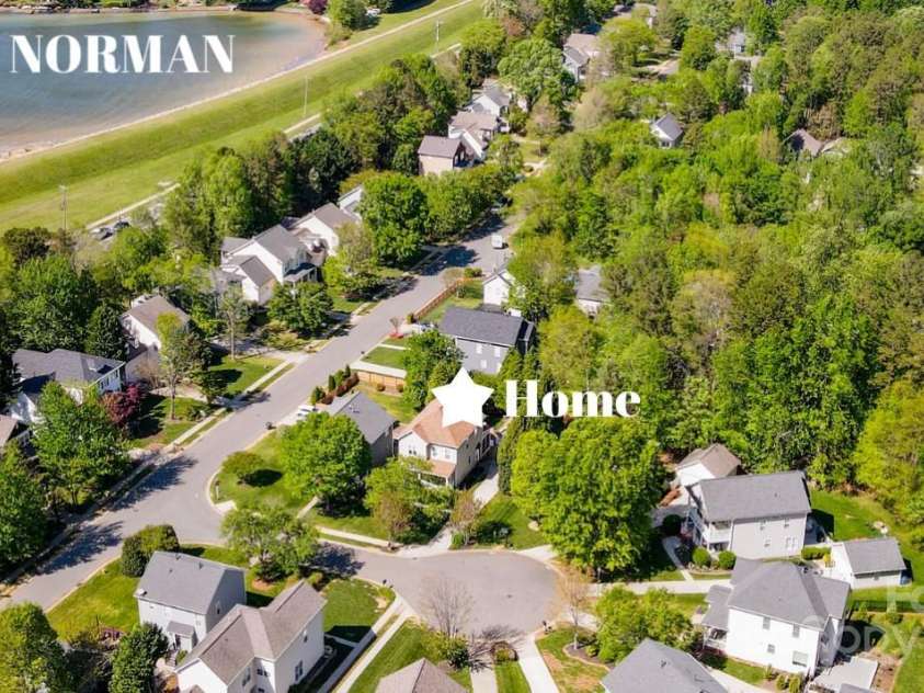 7409 Gilderstern Glen Court, Huntersville, NC 28078.  MLS# CAR4249870, YatesRealty ID 13015. Close to Blythe Landing on Lake Norman
