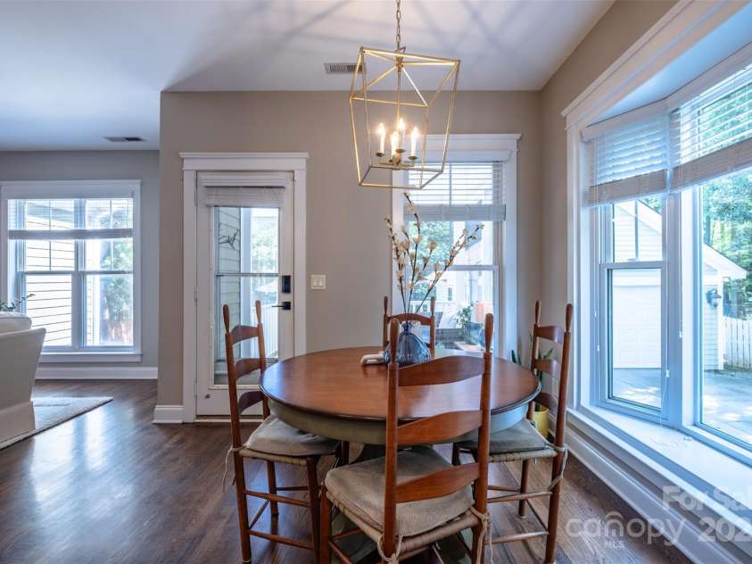 7409 Gilderstern Glen Court, Huntersville, NC 28078.  MLS# CAR4249870, YatesRealty ID 13015. Plenty of room for 6 with a bay window for more light and room