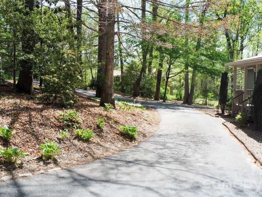 308 Brentwood Circle, Morganton, NC 28655.  MLS# CAR4367077, YatesRealty ID 13016. 