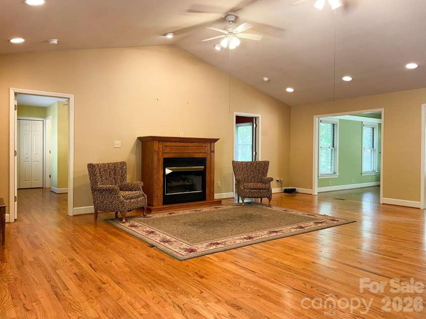 308 Brentwood Circle, Morganton, NC 28655.  MLS# CAR4367077, YatesRealty ID 13016. 