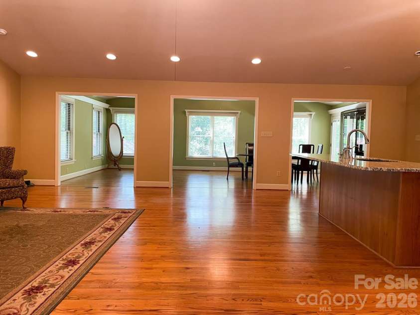 308 Brentwood Circle, Morganton, NC 28655.  MLS# CAR4367077, YatesRealty ID 13016. 