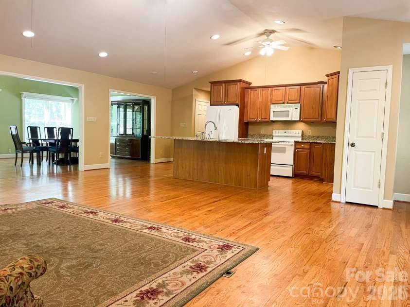 308 Brentwood Circle, Morganton, NC 28655.  MLS# CAR4367077, YatesRealty ID 13016. 
