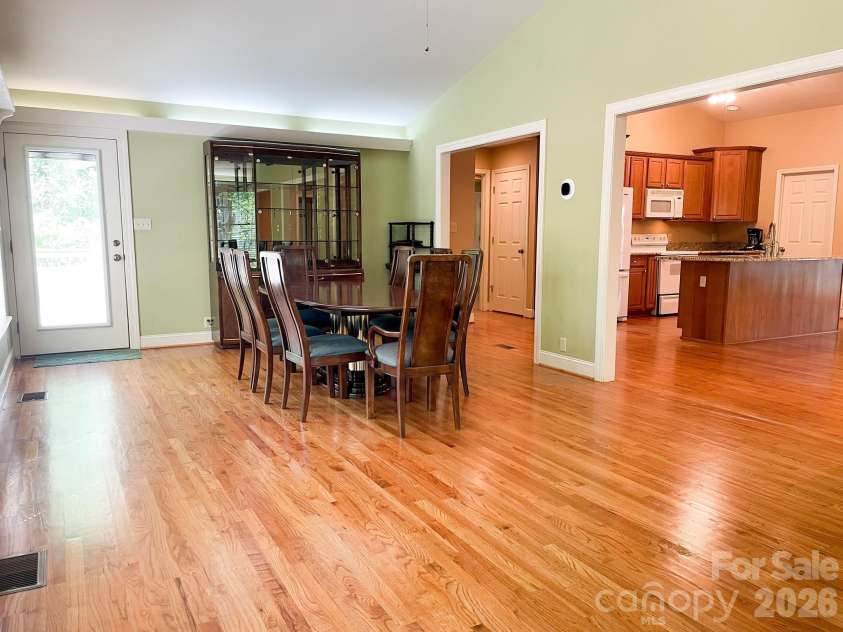 308 Brentwood Circle, Morganton, NC 28655.  MLS# CAR4367077, YatesRealty ID 13016. 