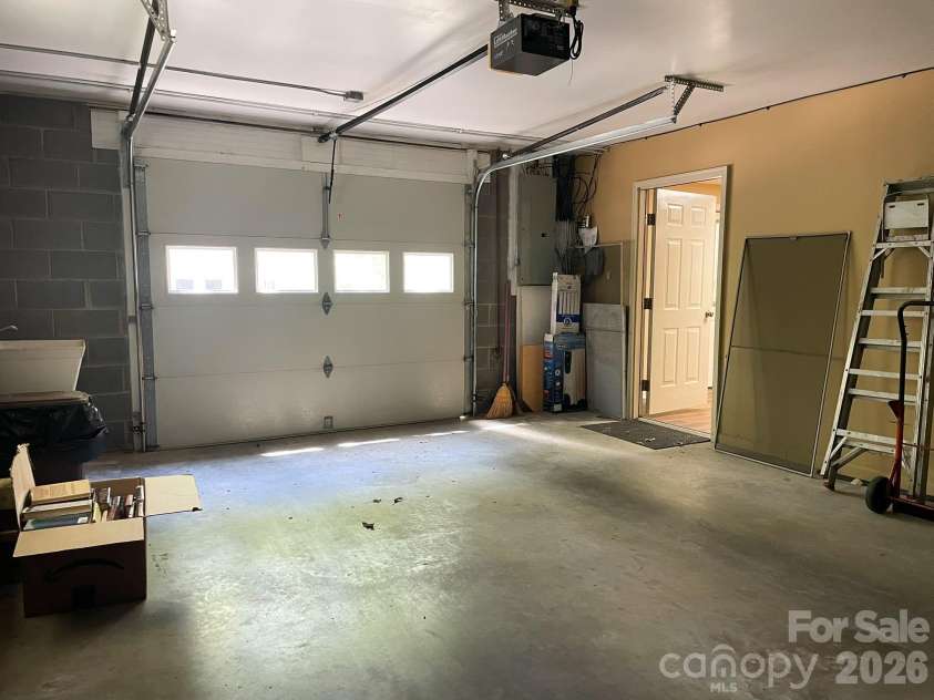 308 Brentwood Circle, Morganton, NC 28655.  MLS# CAR4367077, YatesRealty ID 13016. 