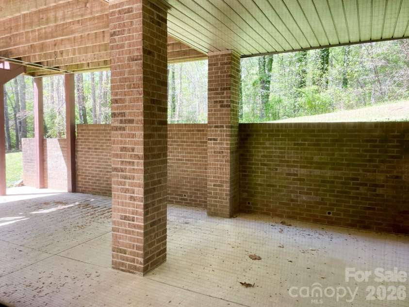 308 Brentwood Circle, Morganton, NC 28655.  MLS# CAR4367077, YatesRealty ID 13016. 