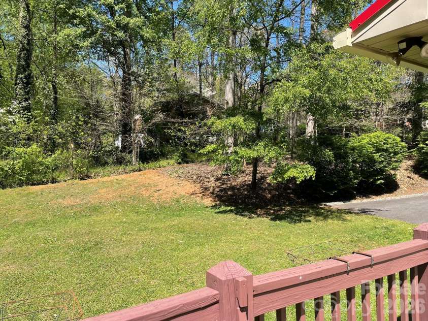 308 Brentwood Circle, Morganton, NC 28655.  MLS# CAR4367077, YatesRealty ID 13016. 