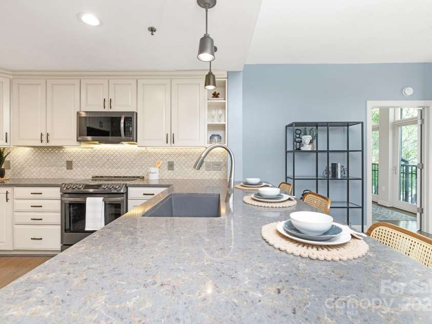 1320 Fillmore Avenue, Charlotte, NC 28203.  MLS# CAR4294902, YatesRealty ID 13017. 