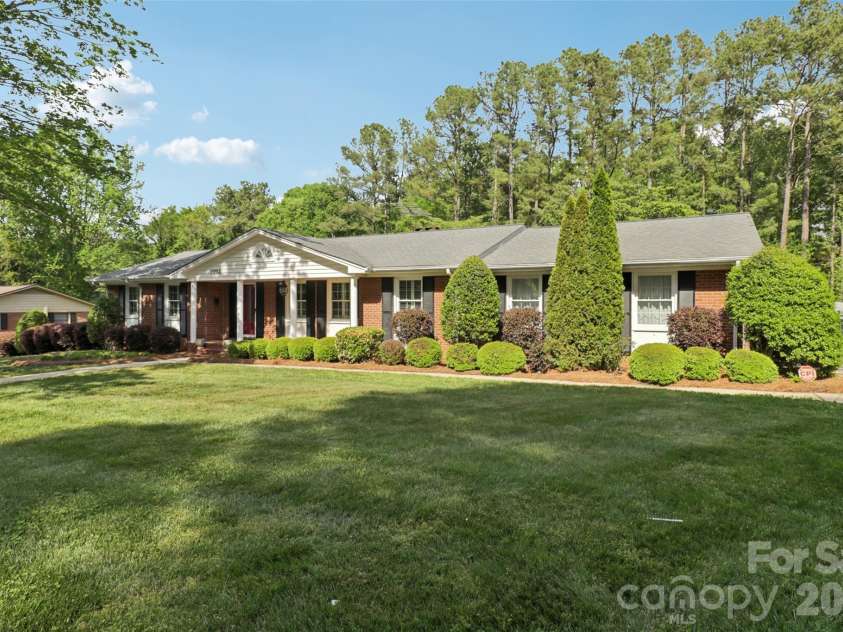 1002 Ridge Street, Albemarle, NC 28001.  MLS# CAR4362620, YatesRealty ID 13018. 