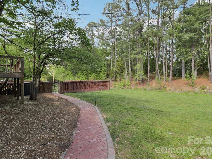 1002 Ridge Street, Albemarle, NC 28001.  MLS# CAR4362620, YatesRealty ID 13018. 