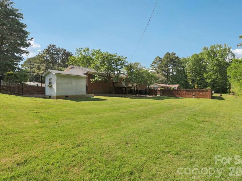 1002 Ridge Street, Albemarle, NC 28001.  MLS# CAR4362620, YatesRealty ID 13018. 