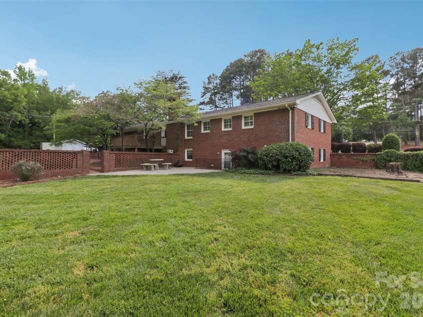 1002 Ridge Street, Albemarle, NC 28001.  MLS# CAR4362620, YatesRealty ID 13018. 