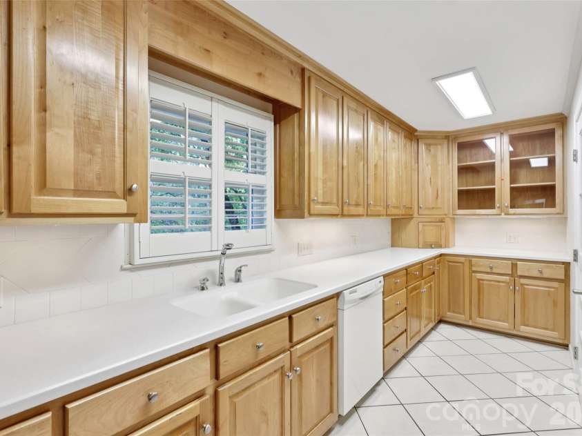 1002 Ridge Street, Albemarle, NC 28001.  MLS# CAR4362620, YatesRealty ID 13018. Kitchen