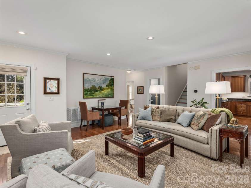 1672 Olmsted Drive, Asheville, NC 28803.  MLS# CAR4368882, YatesRealty ID 13020. 