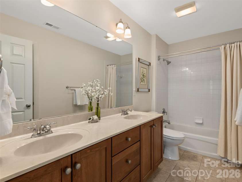 1672 Olmsted Drive, Asheville, NC 28803.  MLS# CAR4368882, YatesRealty ID 13020. 