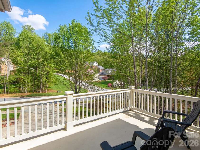 1672 Olmsted Drive, Asheville, NC 28803.  MLS# CAR4368882, YatesRealty ID 13020. 
