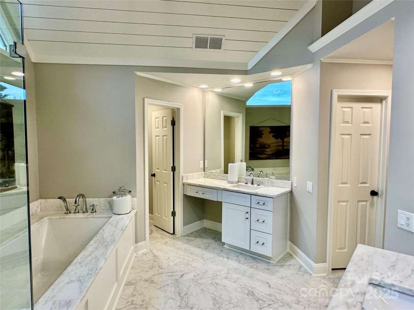 9508 Hayenridge Court, Huntersville, NC 28078.  MLS# CAR4244519, YatesRealty ID 13020. 